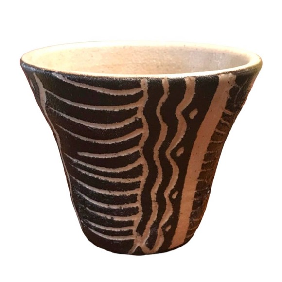 Black and Beige Pottery Planter with Carved Design - Picture 1 of 8